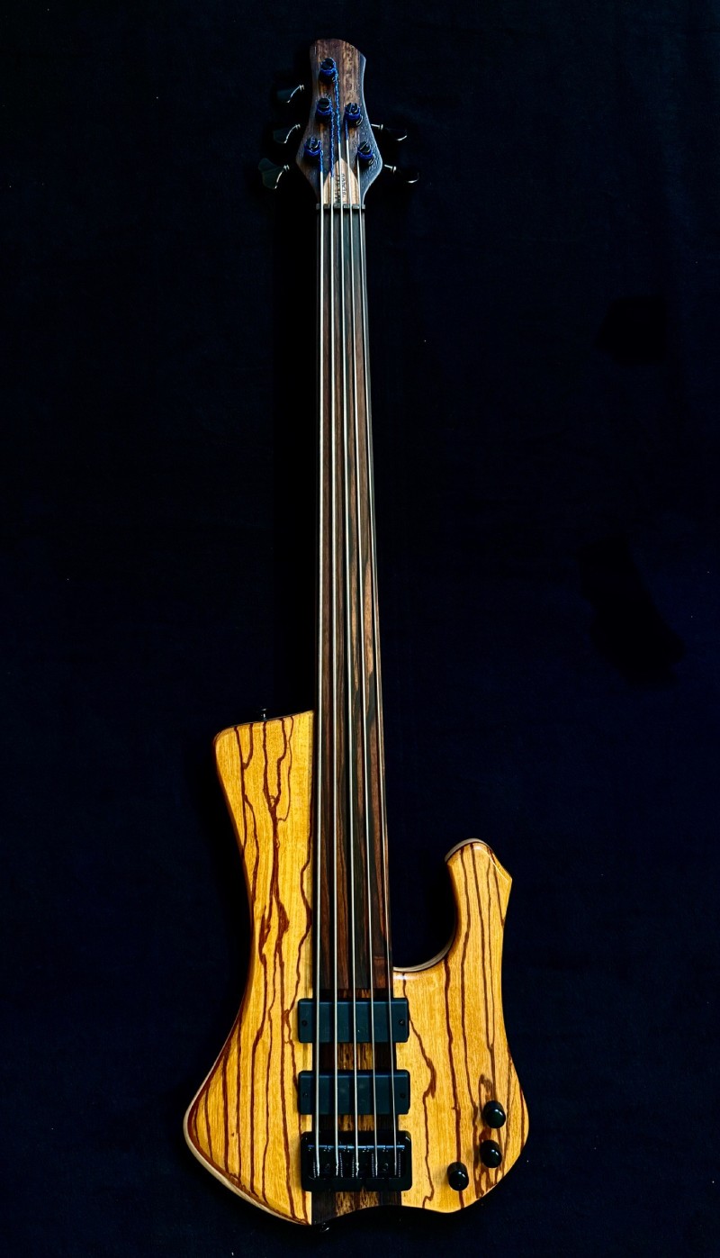 Extreman Fretless 5-5